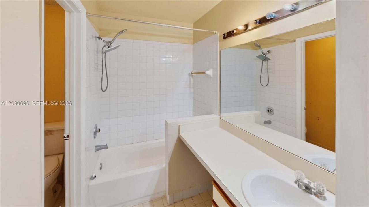 889 Hamilton Dr, Unit 889E, Homestead, FL 33034 Photo