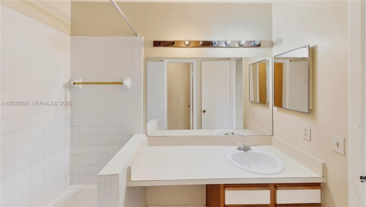 889 Hamilton Dr, Unit 889E, Homestead, FL 33034 Photo