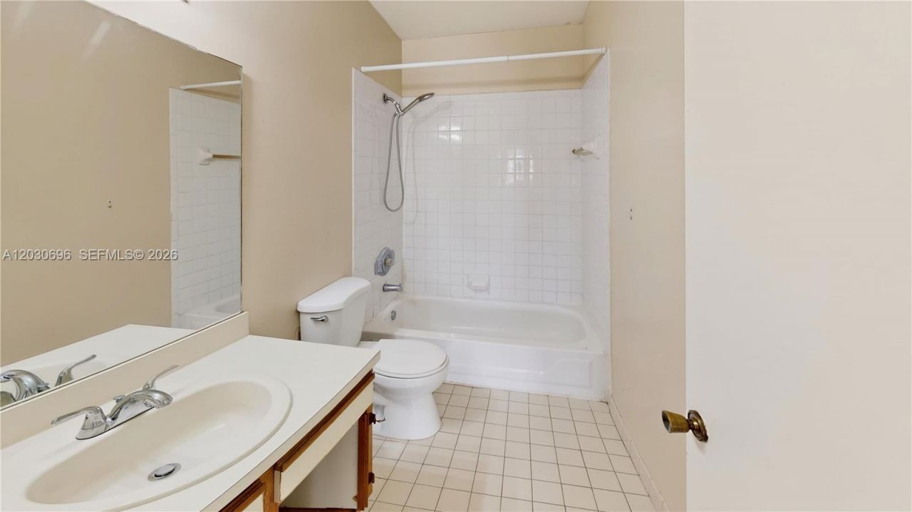 889 Hamilton Dr, Unit 889E, Homestead, FL 33034 Photo
