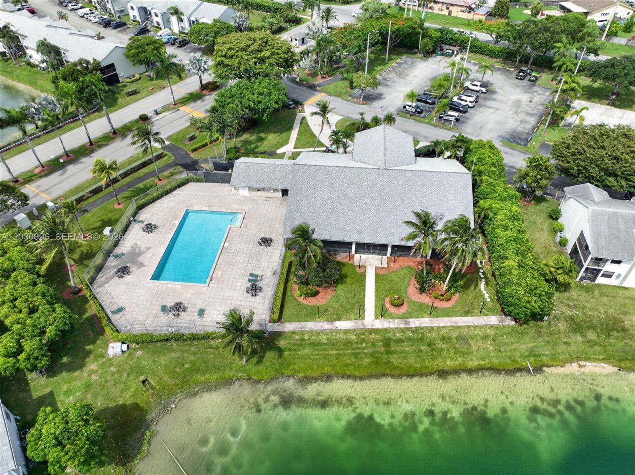 889 Hamilton Dr, Unit 889E, Homestead, FL 33034 Photo