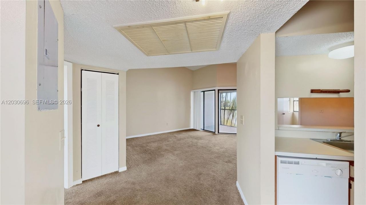 889 Hamilton Dr, Unit 889E, Homestead, FL 33034 Photo