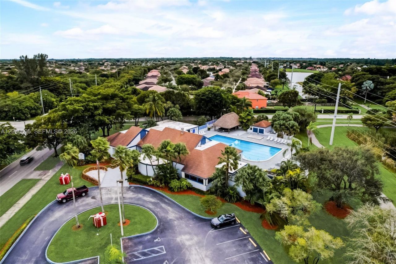 889 Hamilton Dr, Unit 889E, Homestead, FL 33034 Photo