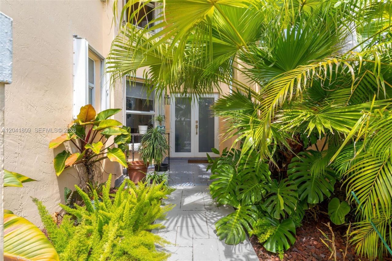 4766 SW 154th Ave , Miami, FL 33185 Photo