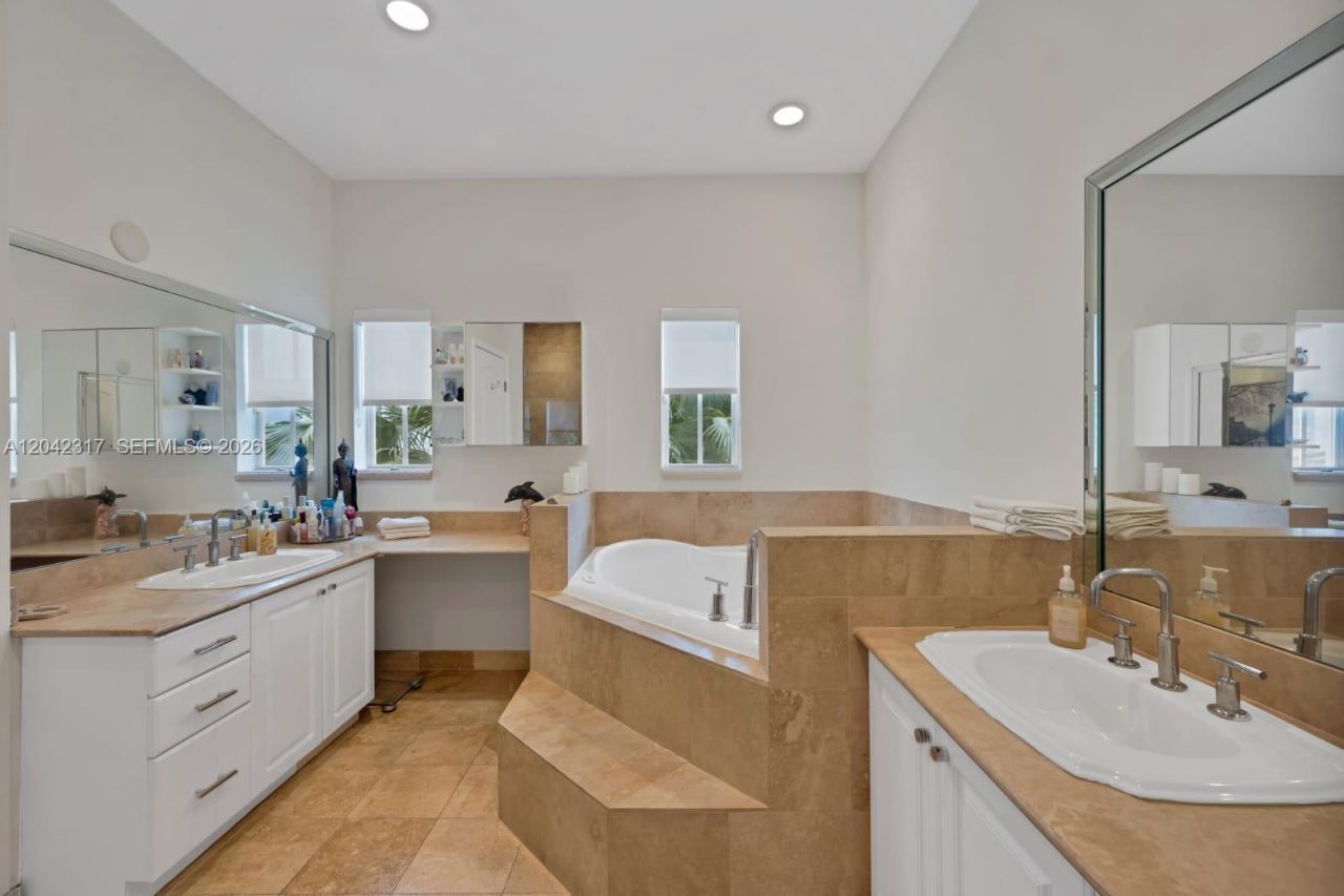 18345 NE 30th Pl , Unit 18345, Aventura, FL 33160 Photo