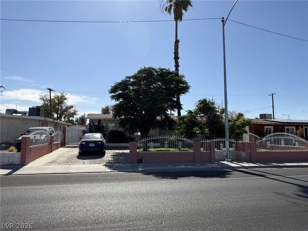 4567 S Nellis Boulevard , Las Vegas, NV 89121