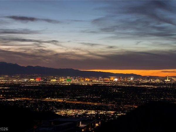 489 Rock Peak Drive , Henderson, NV 89012
