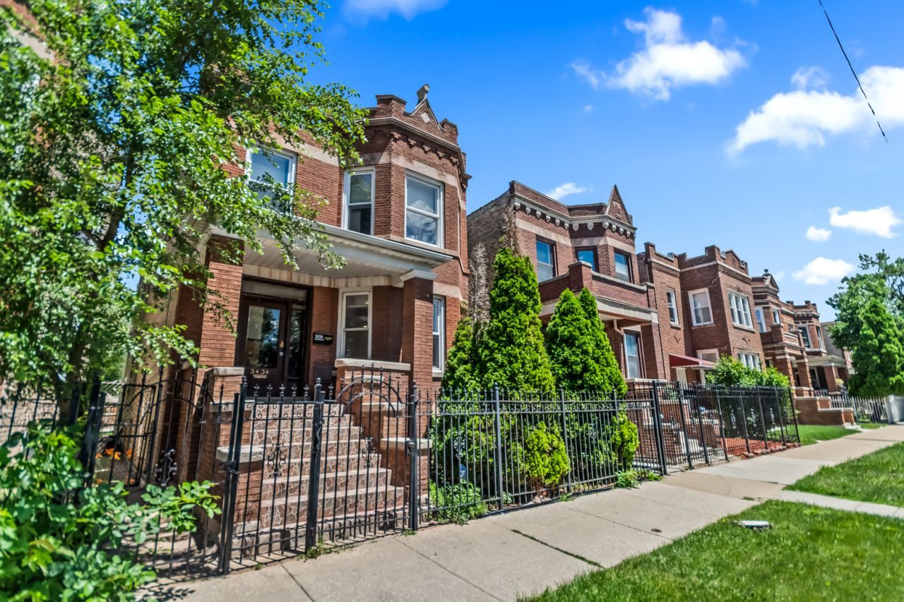 3434 W Potomac Avenue, Chicago, IL 60651 Main Photo
