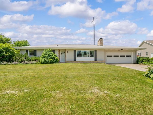 8956 Maplewood Drive, Berrien Springs, MI 49103
