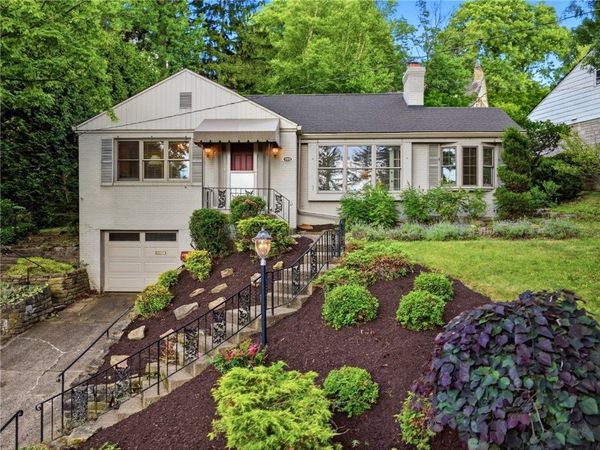 401 Neulon Ave, Mt Lebanon, PA 15216