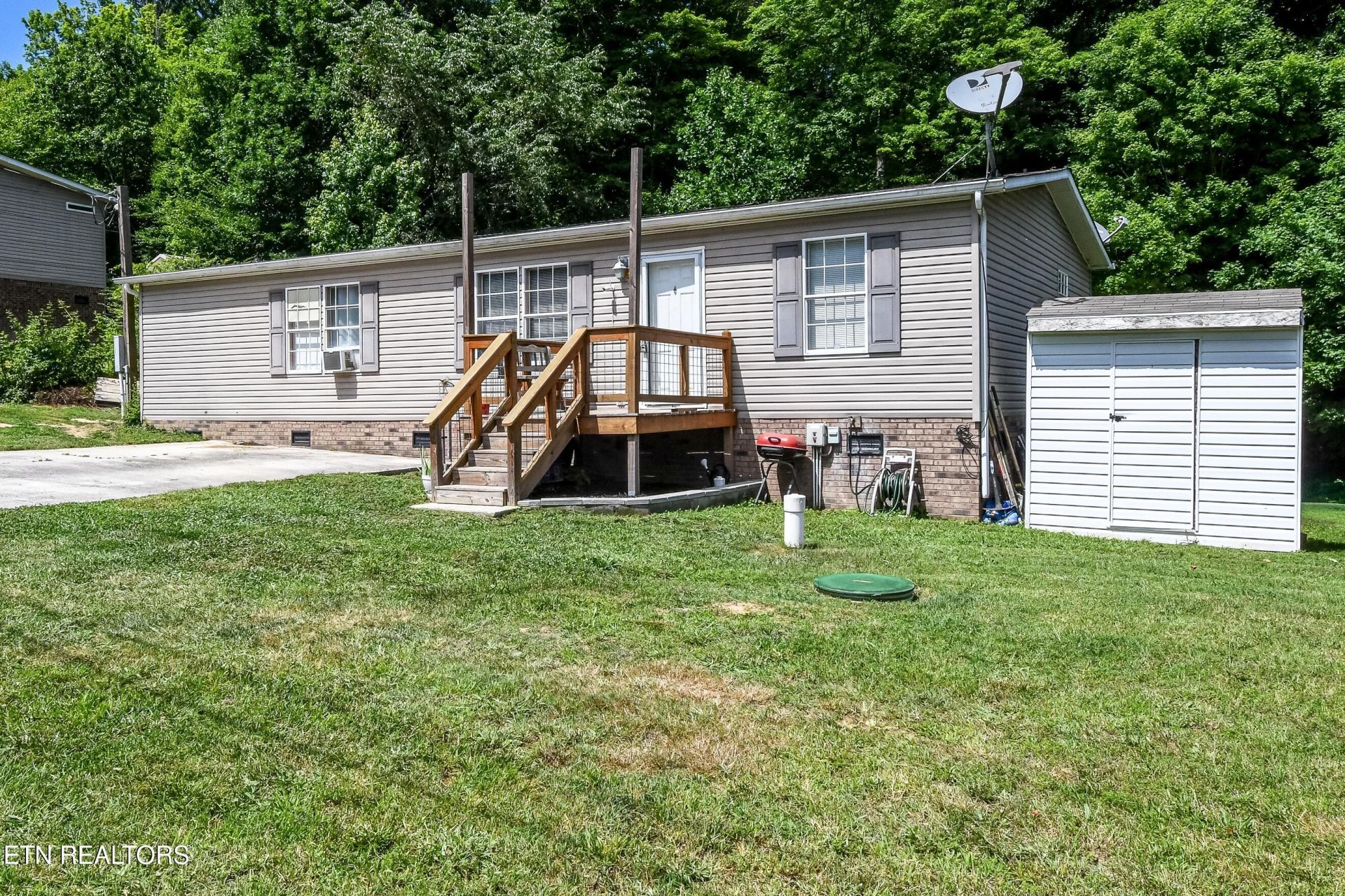 214 Loggers Lane, Clinton, TN 37716 Main Photo