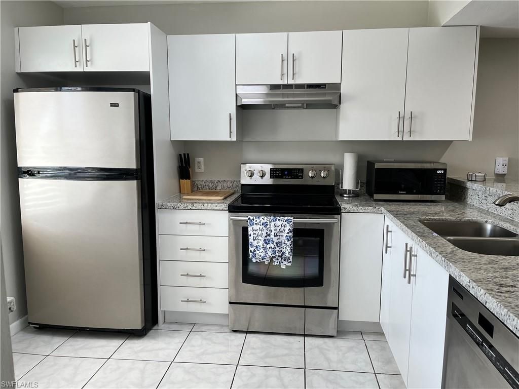190 Palm Dr , Unit 1, Naples, FL 34112 Photo
