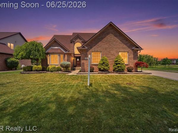 26796 Arcadia Drive, Flat Rock, MI 48134