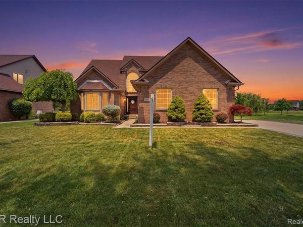 26796 Arcadia Drive, Flat Rock, MI 48134