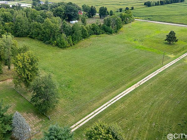 9905 52nd Ave, Allendale, MI 49401