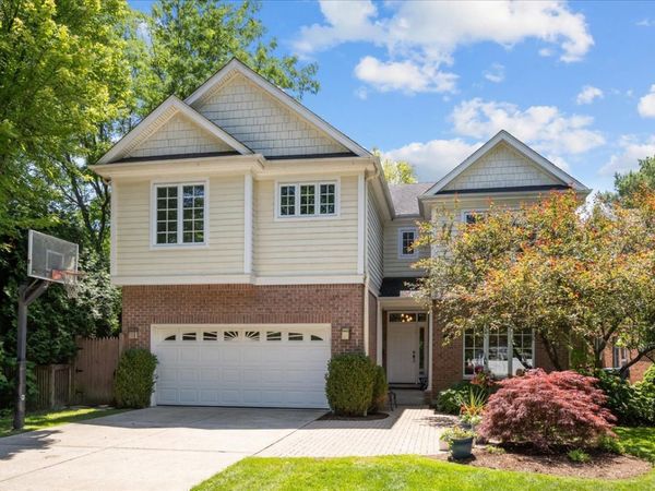 2211 Schiller Avenue , Wilmette, IL 60091