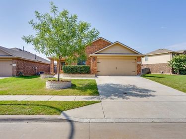 1229 Walnut Cliff Court, Fort Worth, TX 76179