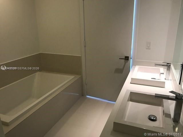 55 SW 9th St , Unit 2103, Miami, FL 33130 Photo