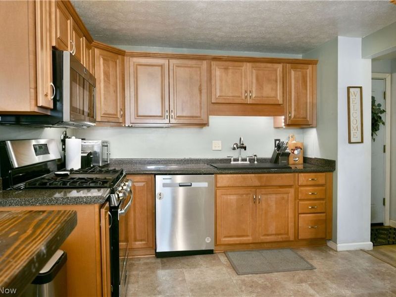 94 Camrose Drive, Niles, OH 44446 Photo 16