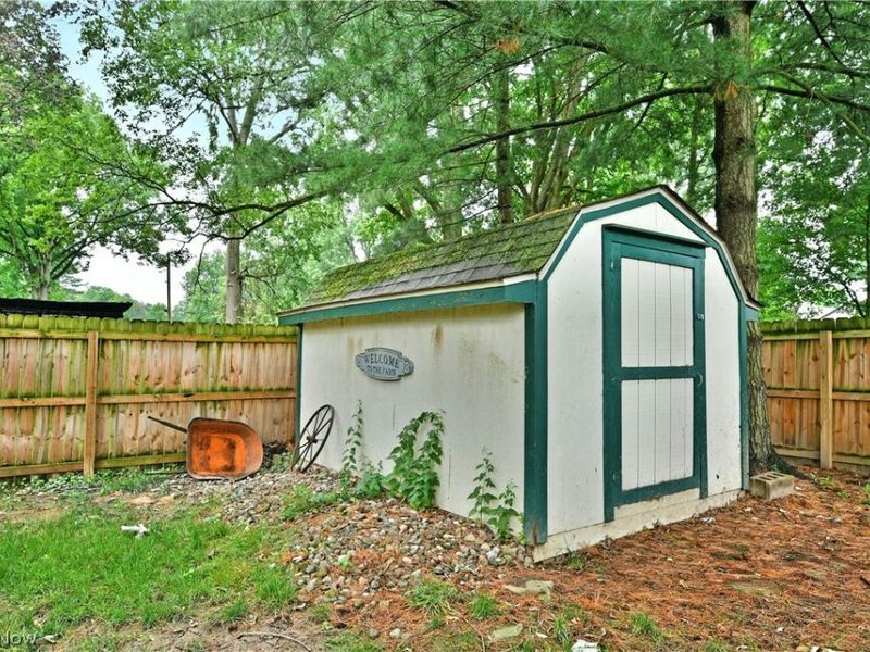 94 Camrose Drive, Niles, OH 44446 Photo 41
