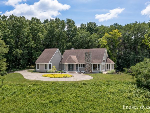 7718 Burrstone Drive SE, Caledonia, MI 49316