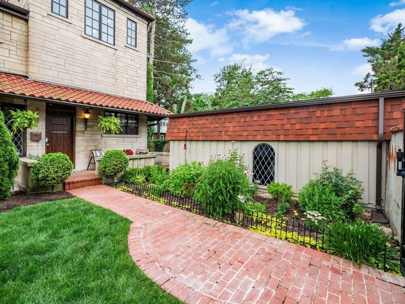 2674 E Broad Street, Bexley, OH 43209 Photo 59
