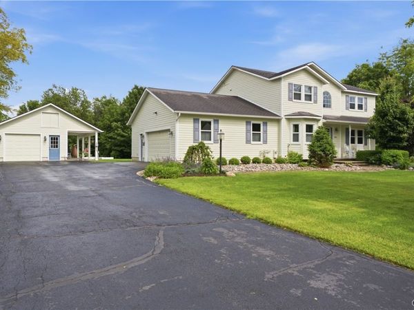 1014 Wheatfield , Camillus, NY 13031