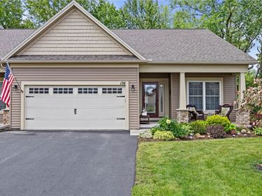 136 Golden Oaks Way, Rochester, NY 14624