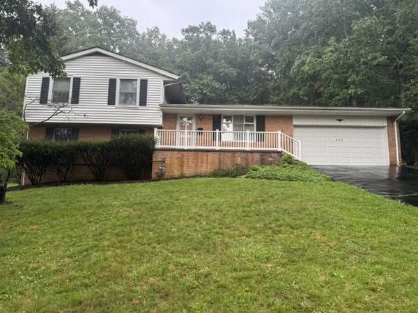 229 Highland Cir, Lewisburg, WV 24901