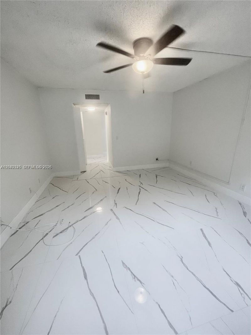 403 Lakeview Dr , Unit 106, Weston, FL 33326 Photo