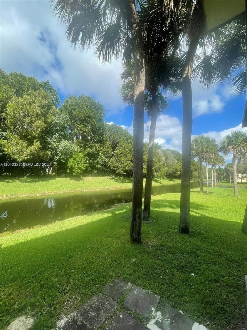 403 Lakeview Dr , Unit 106, Weston, FL 33326 Photo