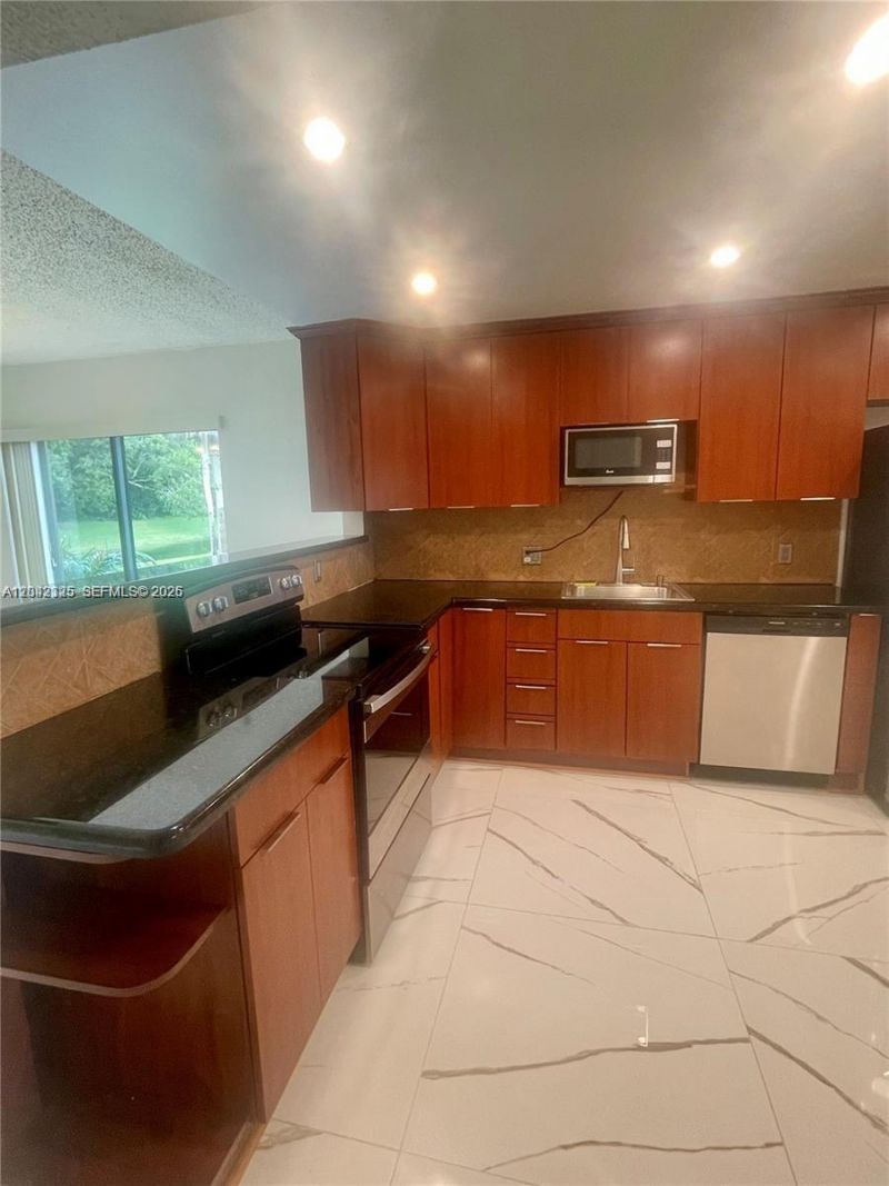403 Lakeview Dr , Unit 106, Weston, FL 33326 Photo