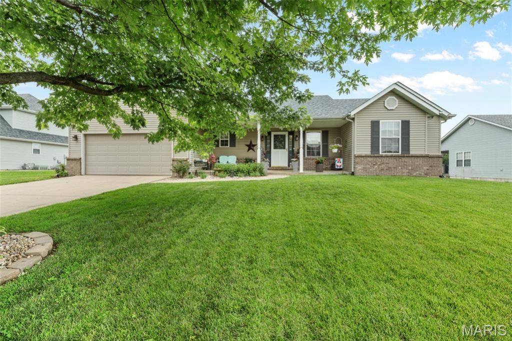 510 Creekside Drive, Troy, IL 62294 Main Photo