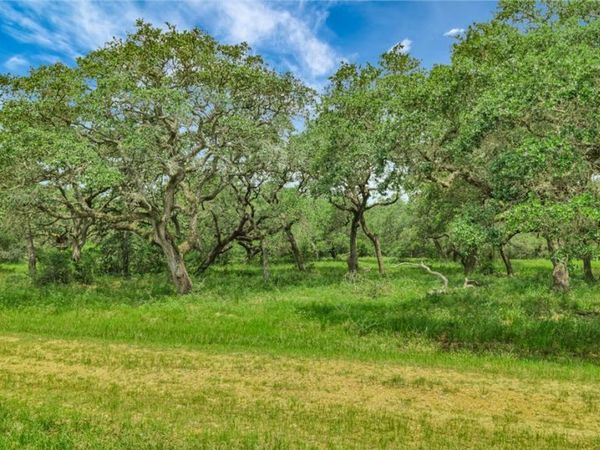 000 Fm 444 , Inez, TX 77968