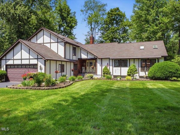 14 Cathedral Court, Clifton Park, NY 12065