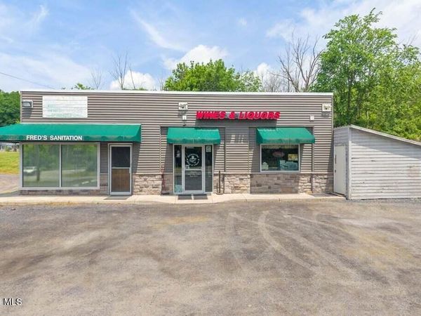 3585 US-20, Sloansville, NY 12160