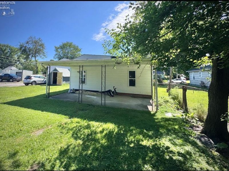 1917 Clinton Street, Sandusky, OH 44870 Photo 2