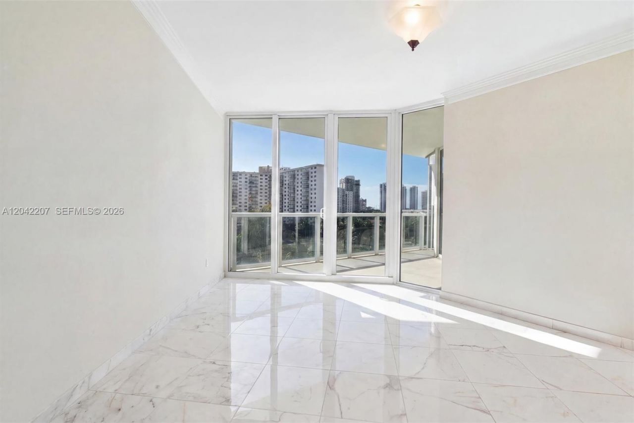 19333 Collins Ave , Unit 703, Sunny Isles Beach, FL 33160 Photo