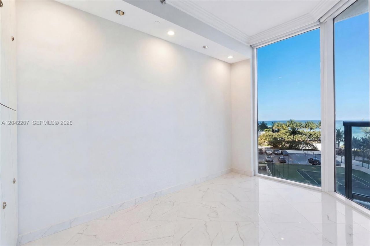 19333 Collins Ave , Unit 703, Sunny Isles Beach, FL 33160 Photo