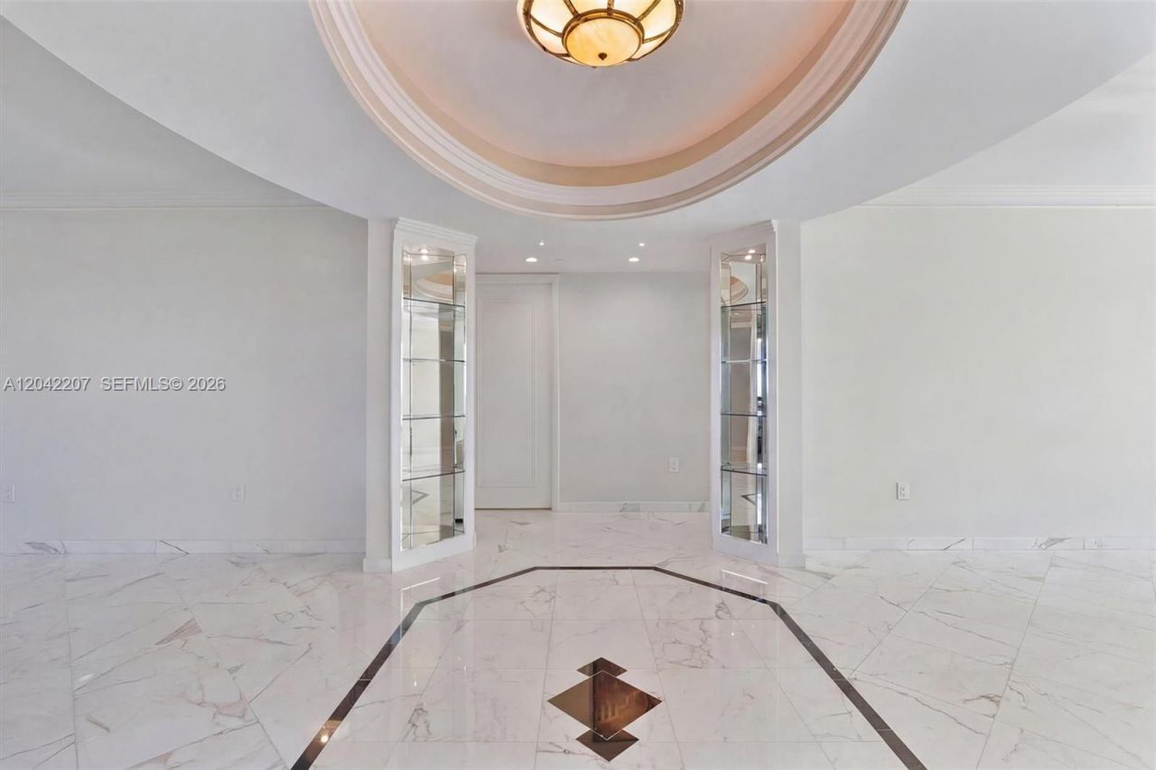 19333 Collins Ave , Unit 703, Sunny Isles Beach, FL 33160 Photo