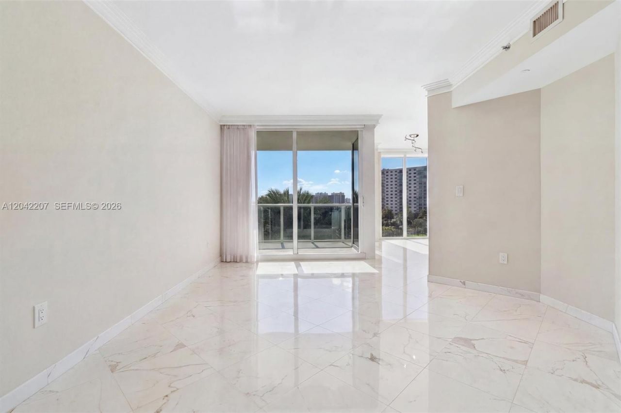 19333 Collins Ave , Unit 703, Sunny Isles Beach, FL 33160 Photo