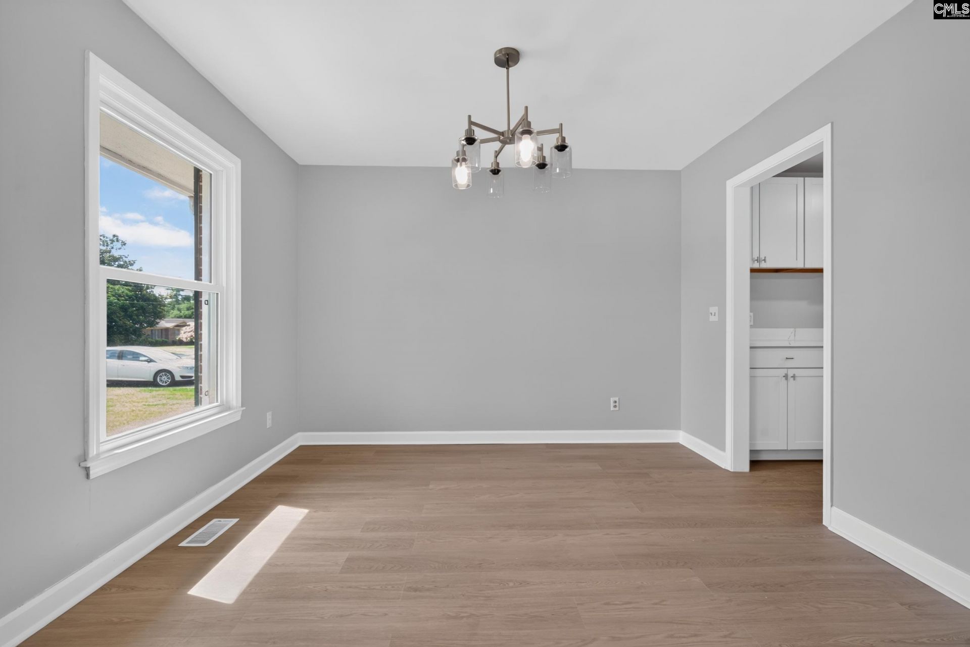585 Rosemont Drive  Photo 10