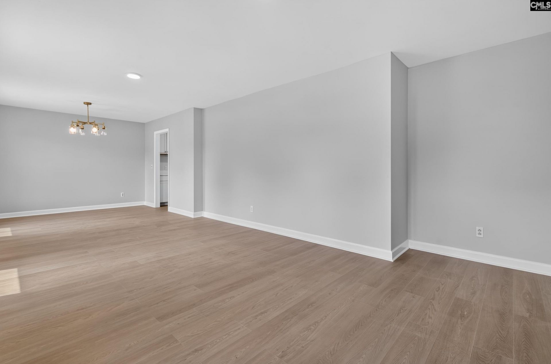 585 Rosemont Drive  Photo 12