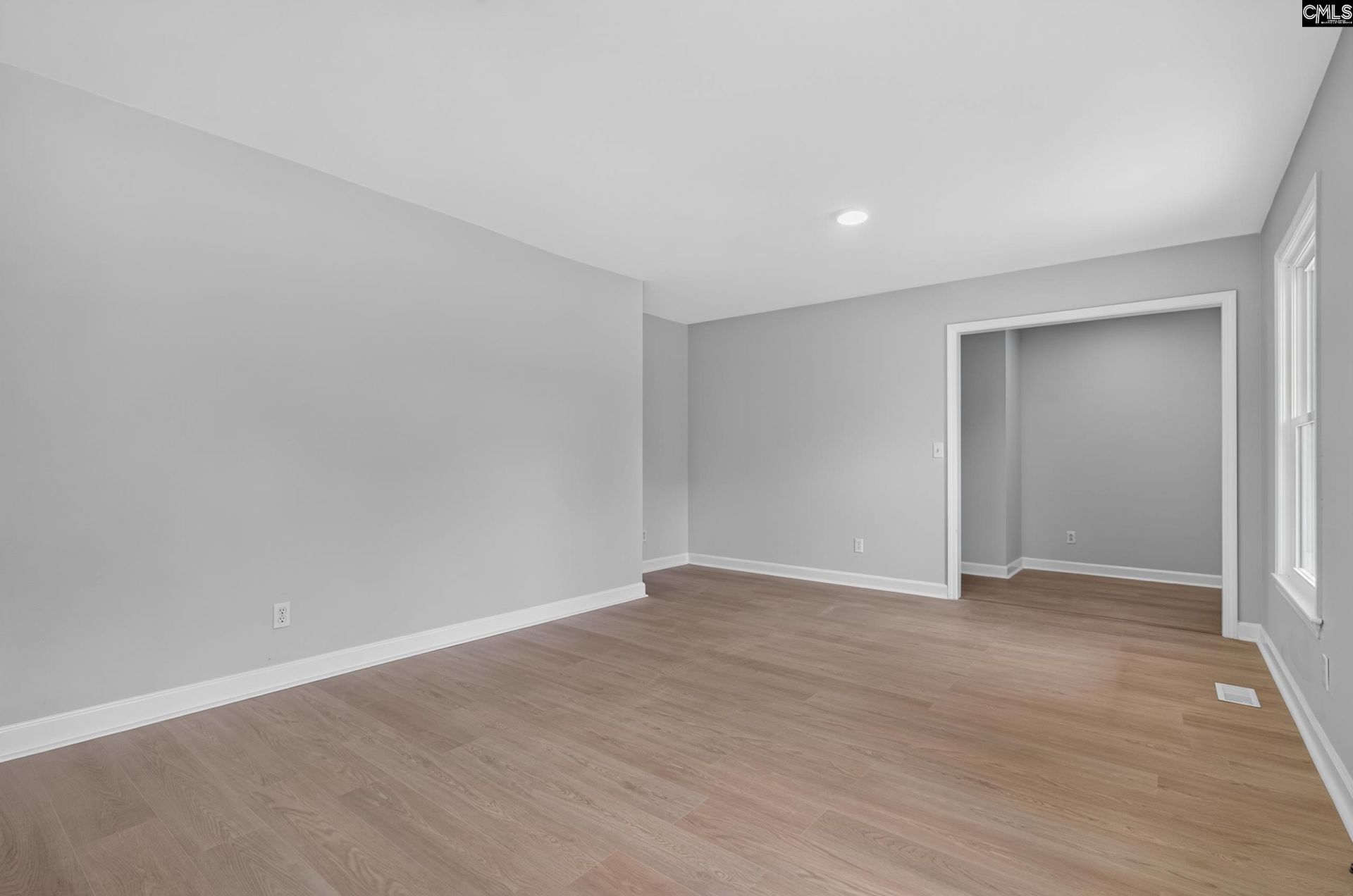585 Rosemont Drive  Photo 13