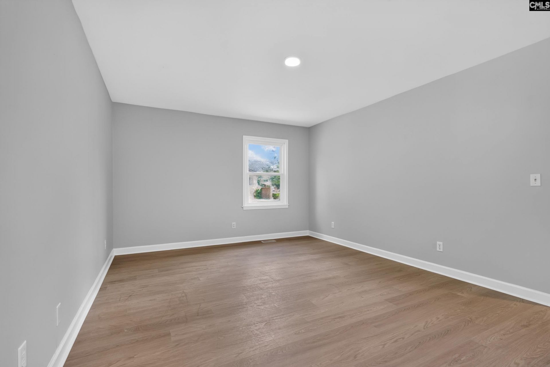 585 Rosemont Drive  Photo 18
