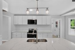 585 Rosemont Drive  photo 4