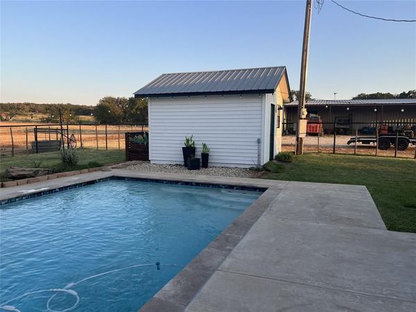 978 Longbranch Road, Nocona, TX 76255