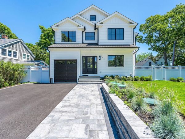 405 S Oakwood Drive , Laurel, NY 11948