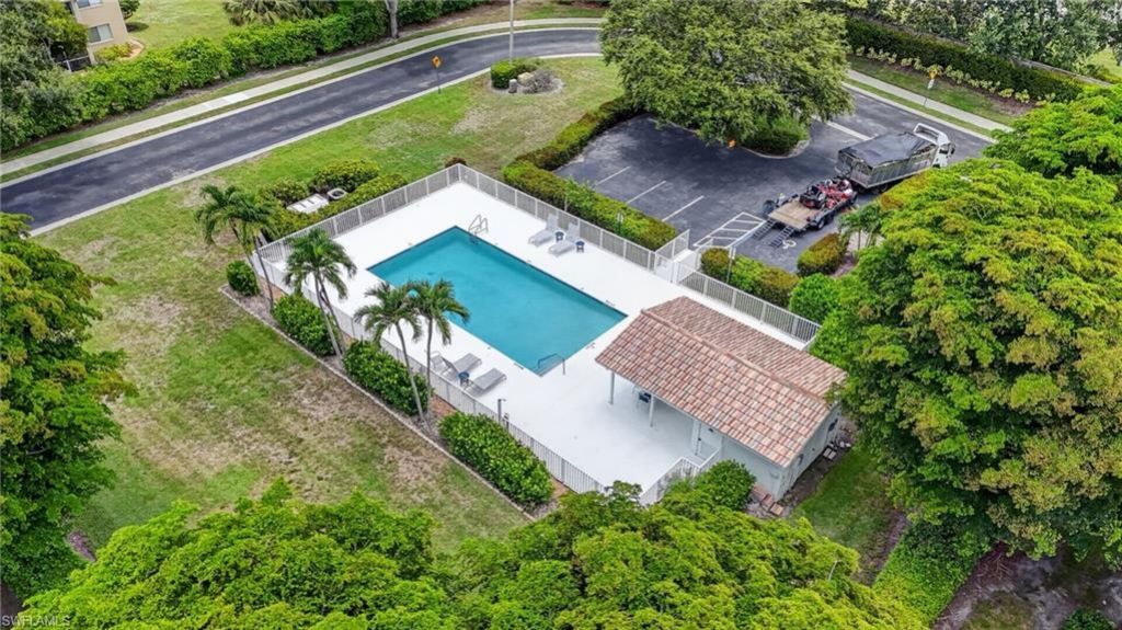 2166 Stacil Cir, Unit 17, Naples, FL 34109 Photo
