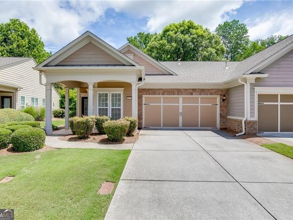 6160 Longleaf Drive, Hoschton, GA 30548