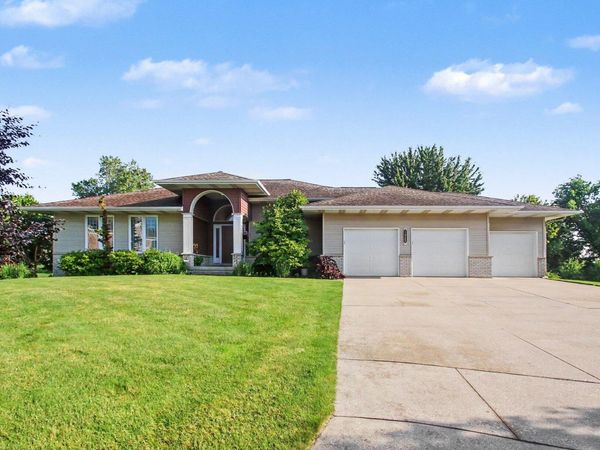1425 Crystalline Drive SE, Caledonia, MI 49316